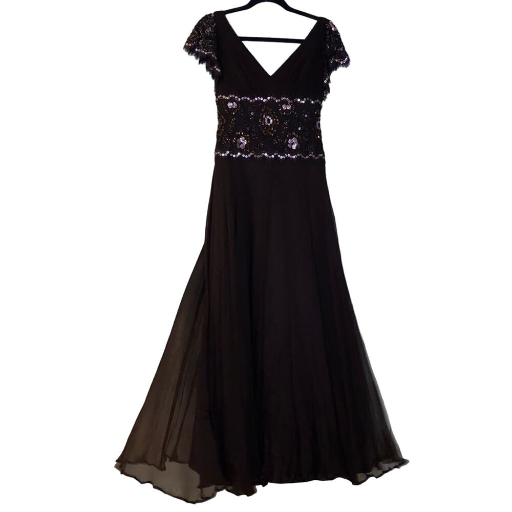 Tadashi Collection Chiffon Beaded Women's Gown Dress size 8 EUC